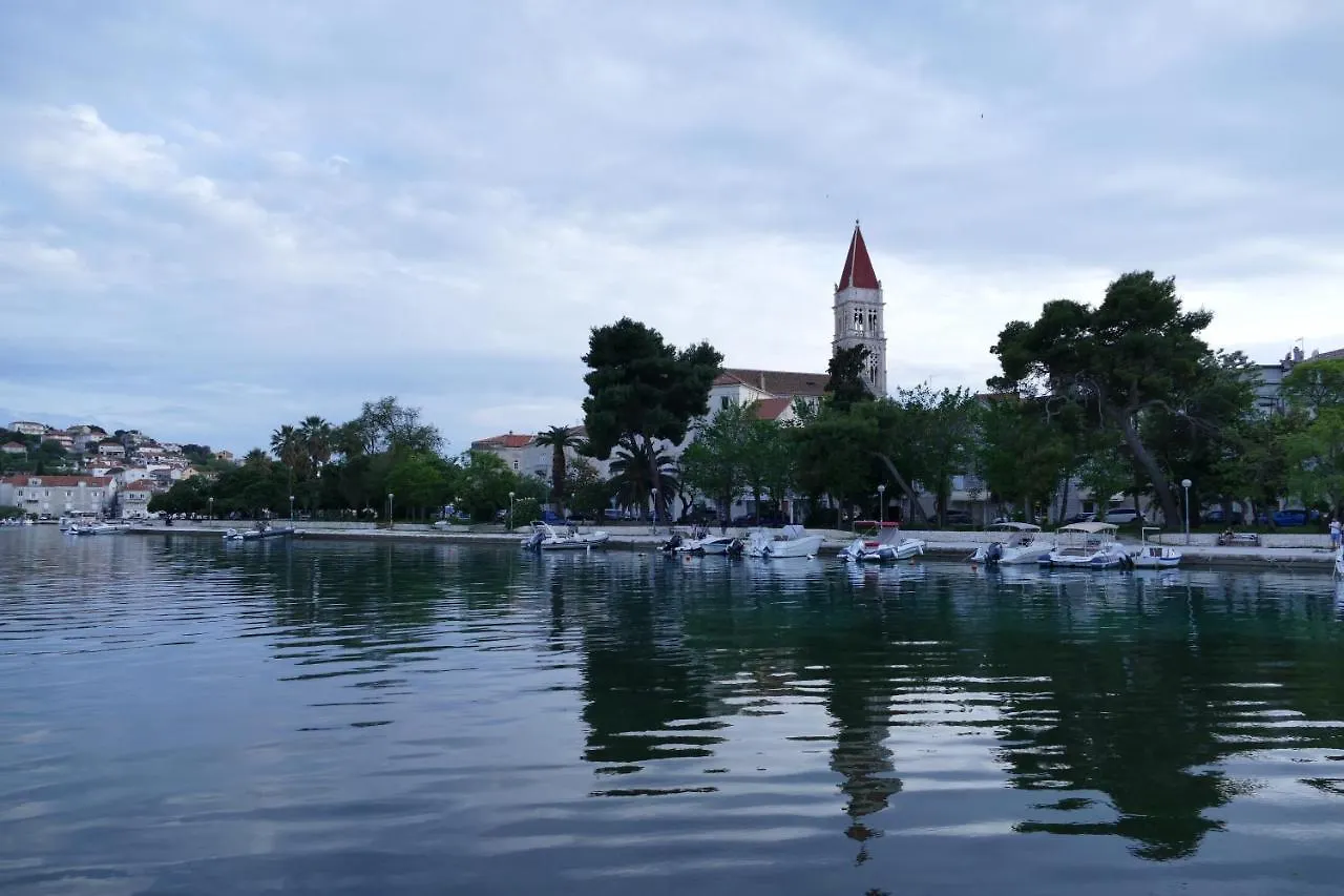 Seafront City Apartment Ana Trogir