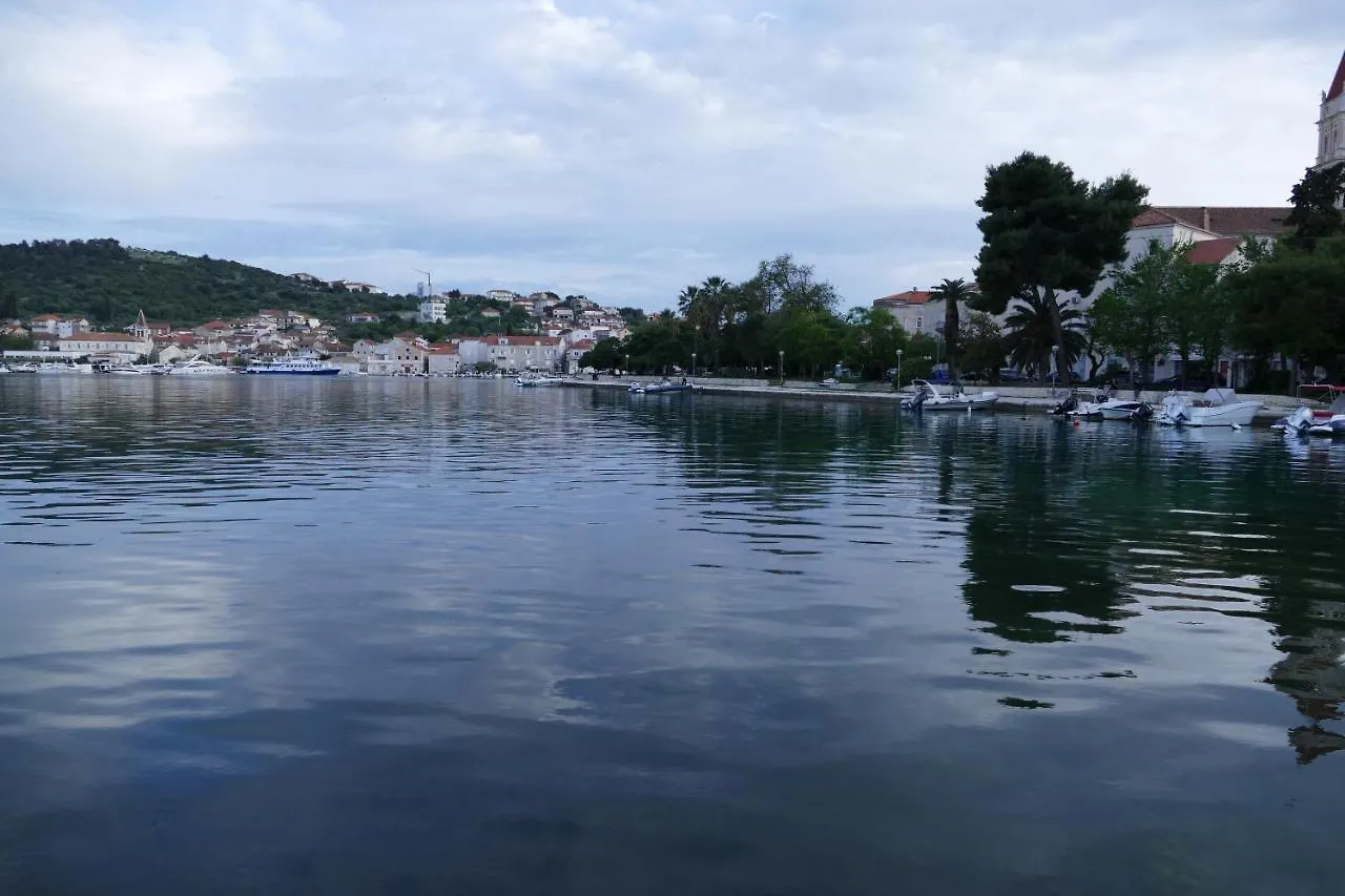 Seafront City Apartment Ana Trogir 0*,